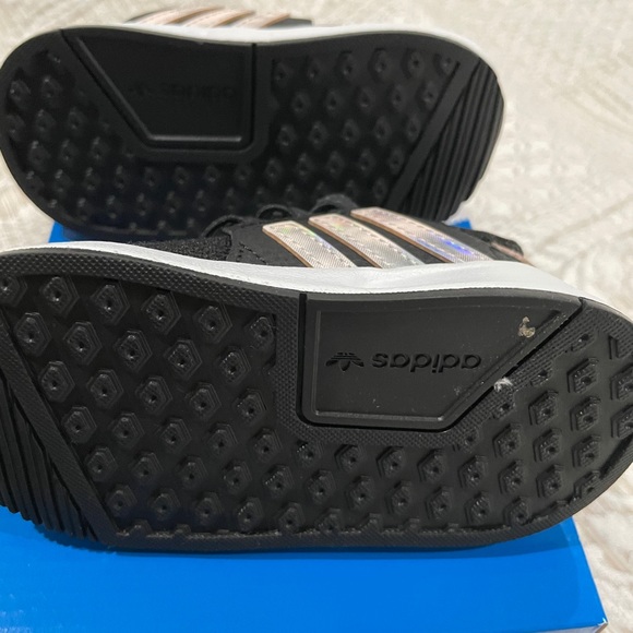 Toddler Adidas Sneakers - Picture 4 of 6